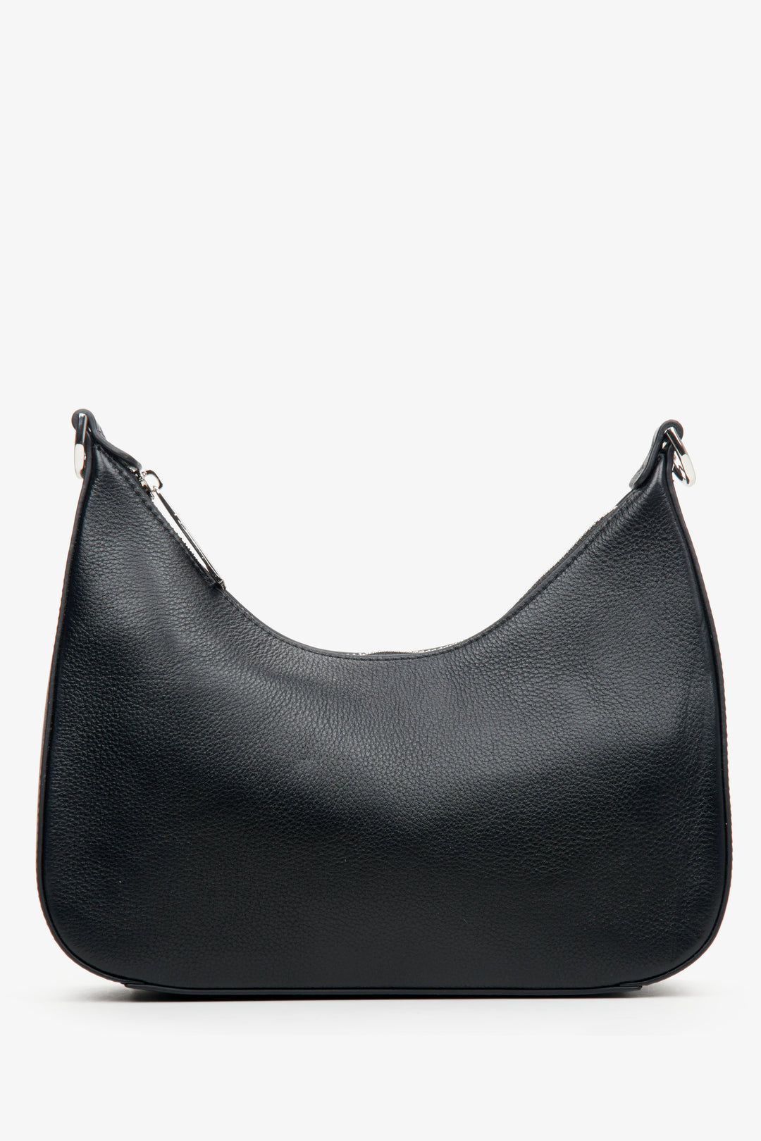 Women's black bag by Estro - perfect for fall.