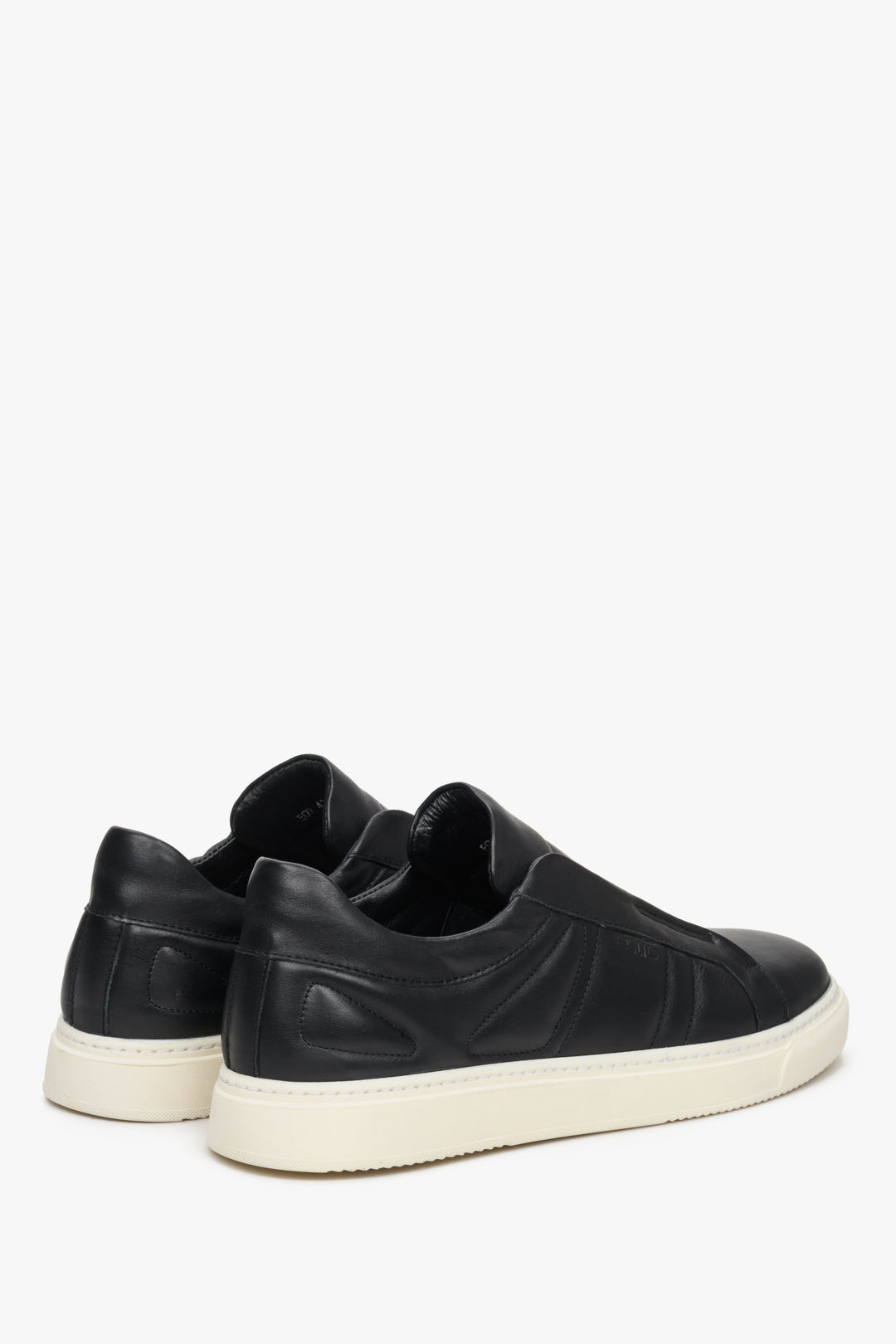 Black Estro men's leather slip-on sneakers without laces - close-up of the heel.