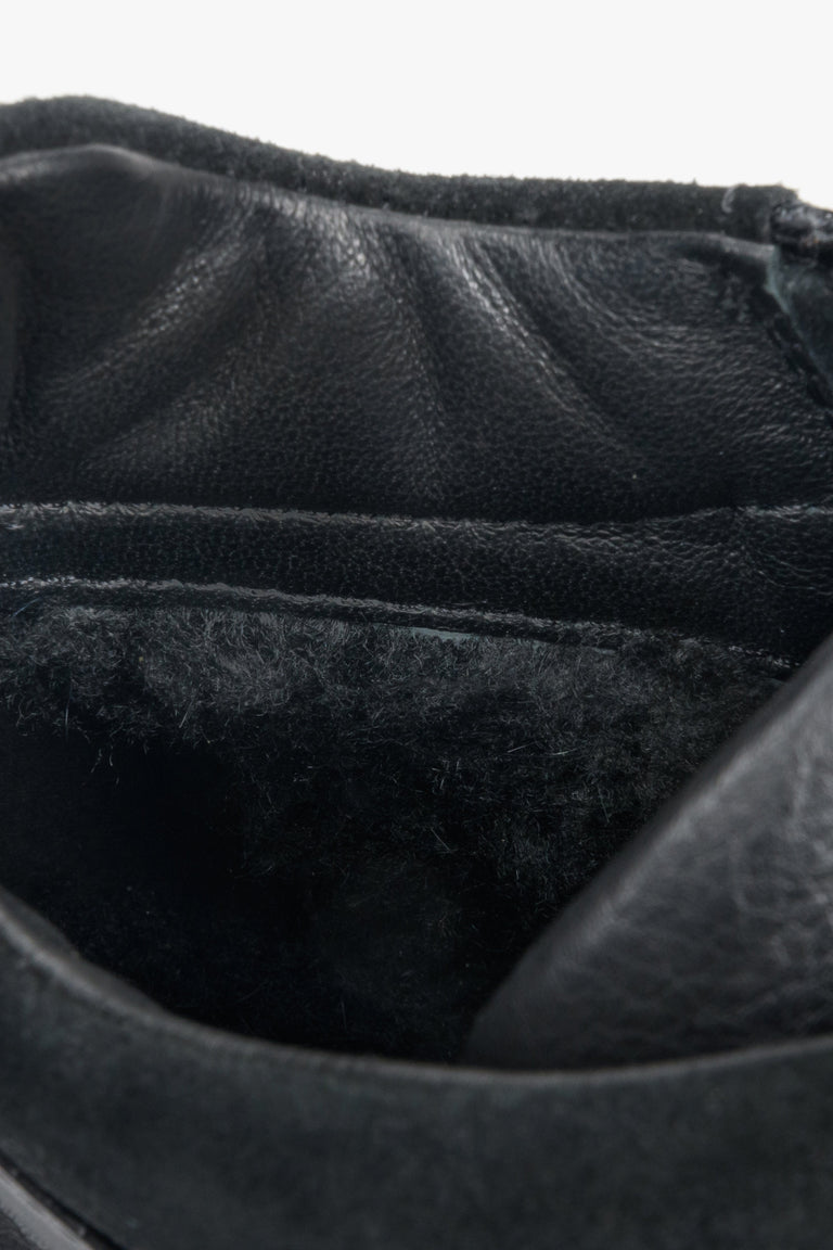 Winter high-top men's sneakers by Estro made of genuine leather - close-up on the inside of the shoe.