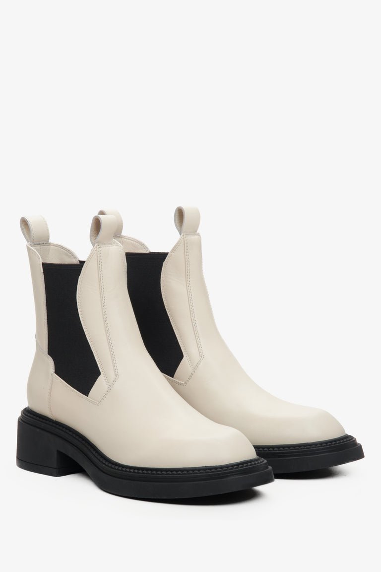 Women's beige and black leather Chelsea boots Estro.