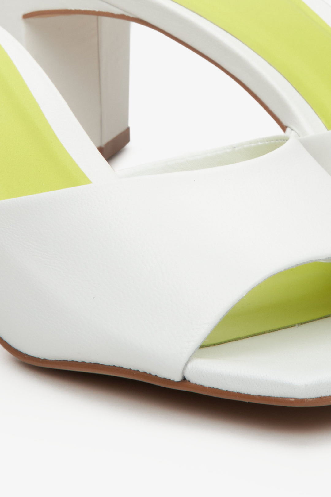 Women's white leather  mules with a sturdy block heel by Estro - close-up on details.