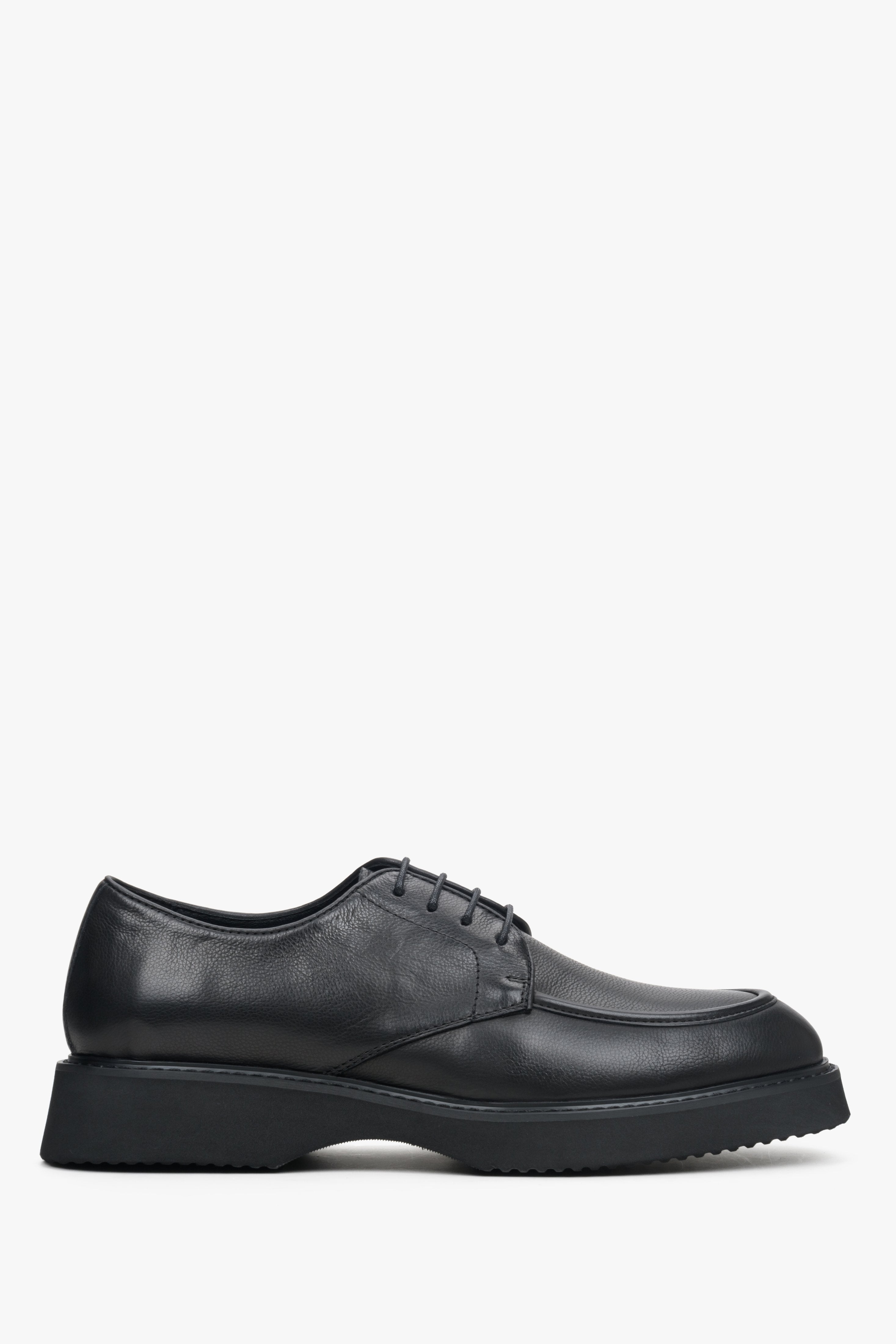 Men's Black Lace-up Brogues made of Genuine Grain Leather Estro ER00113938.