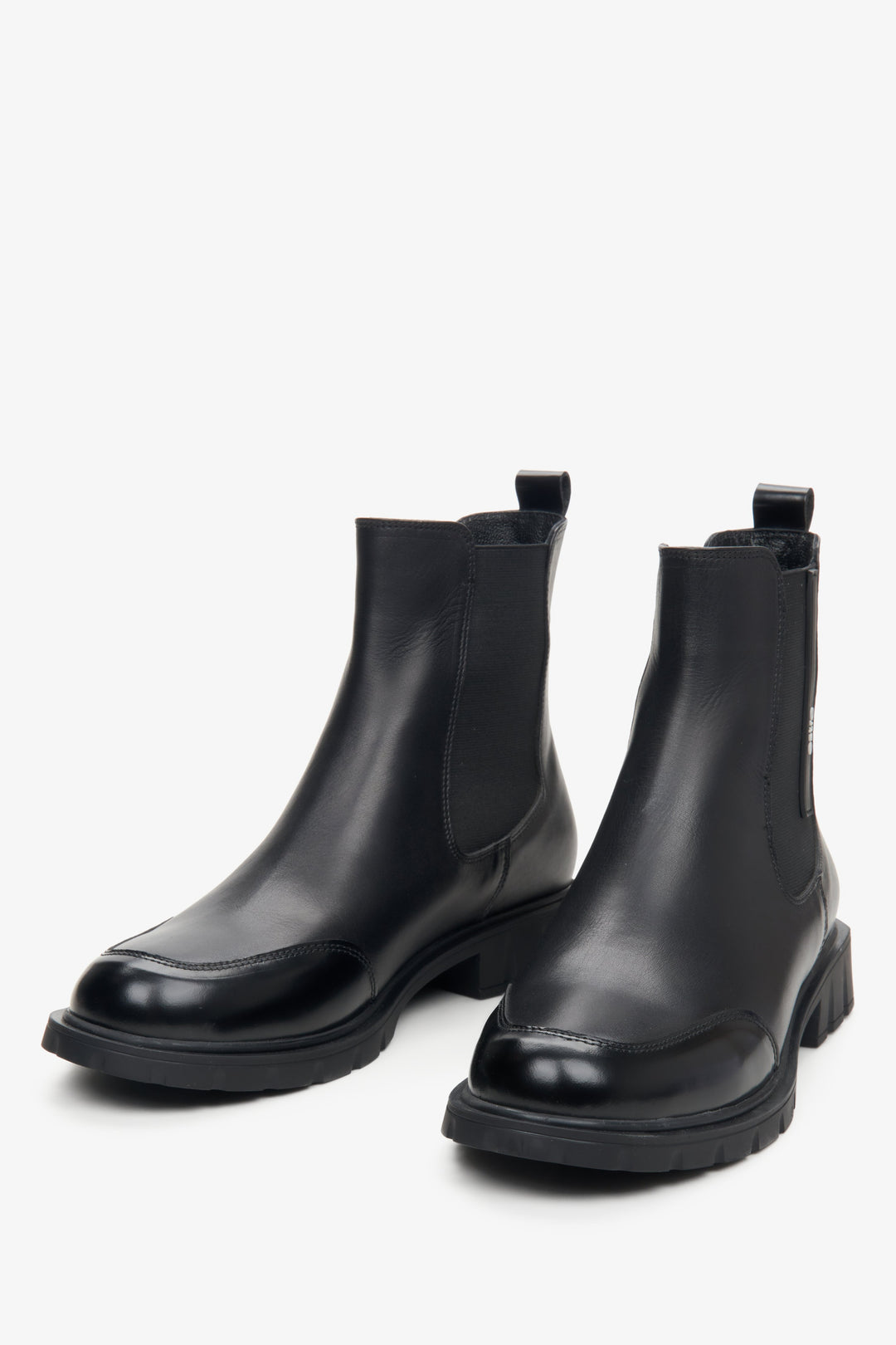 Women's black leather Estro  Chelsea boots - close-up on the toe.