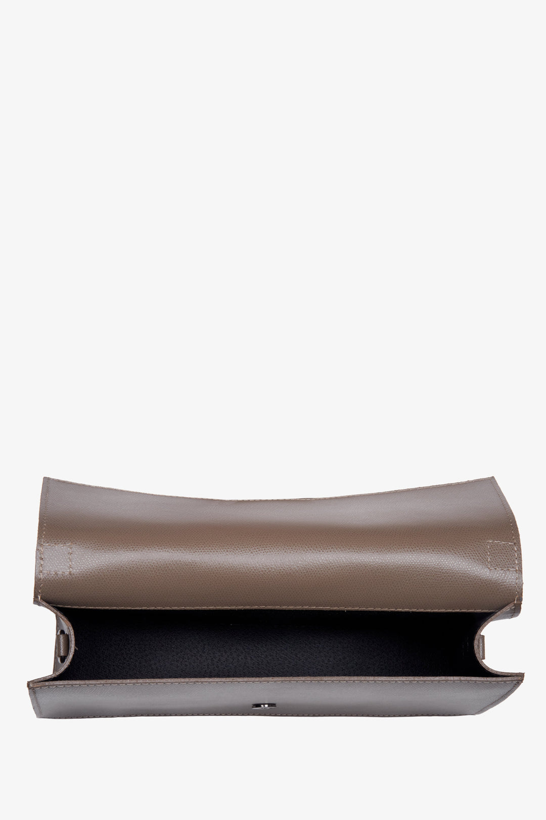 Women's small brown leather handbag by Estro - interior of the model.