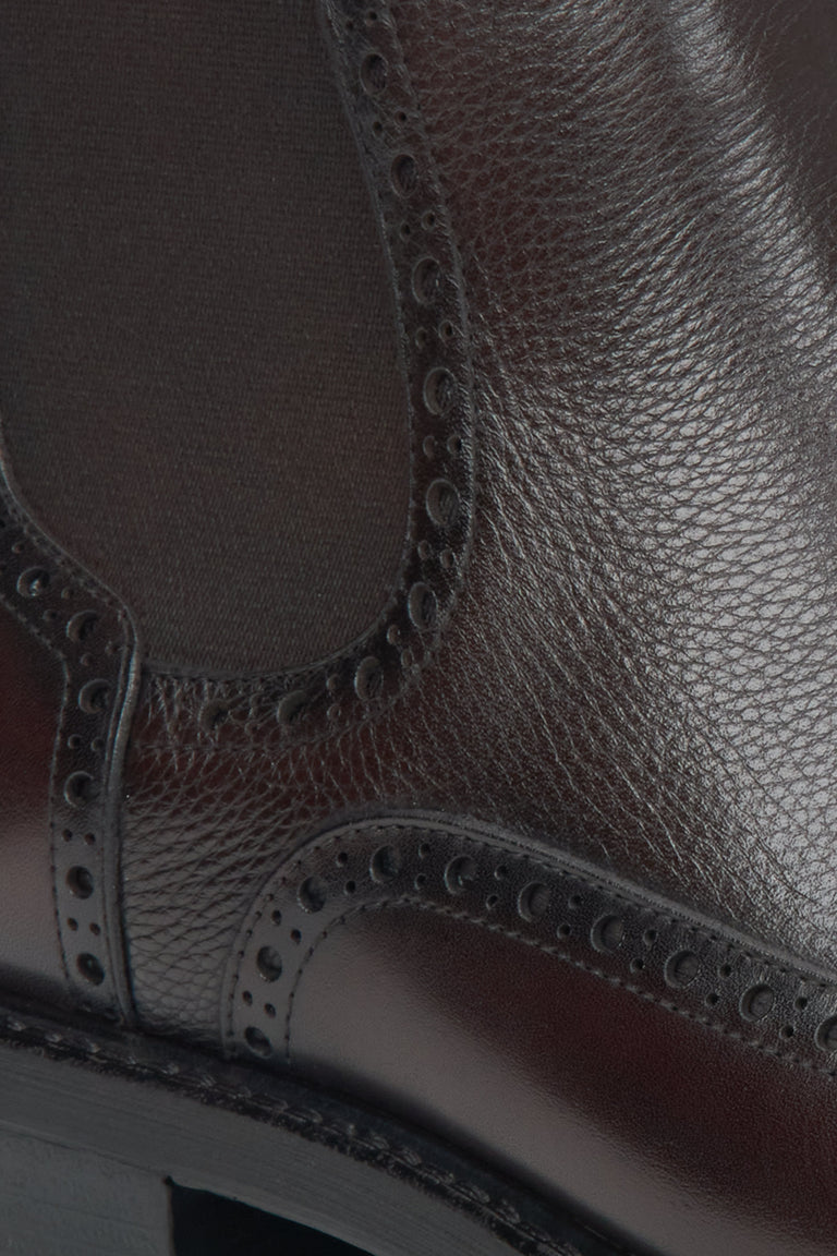 Dark brown men's Chelsea boots Estro with perforation and leather upper - details.