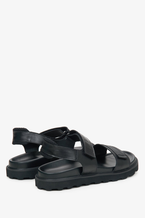 Estro men's black leather sandals - close-up on heel.