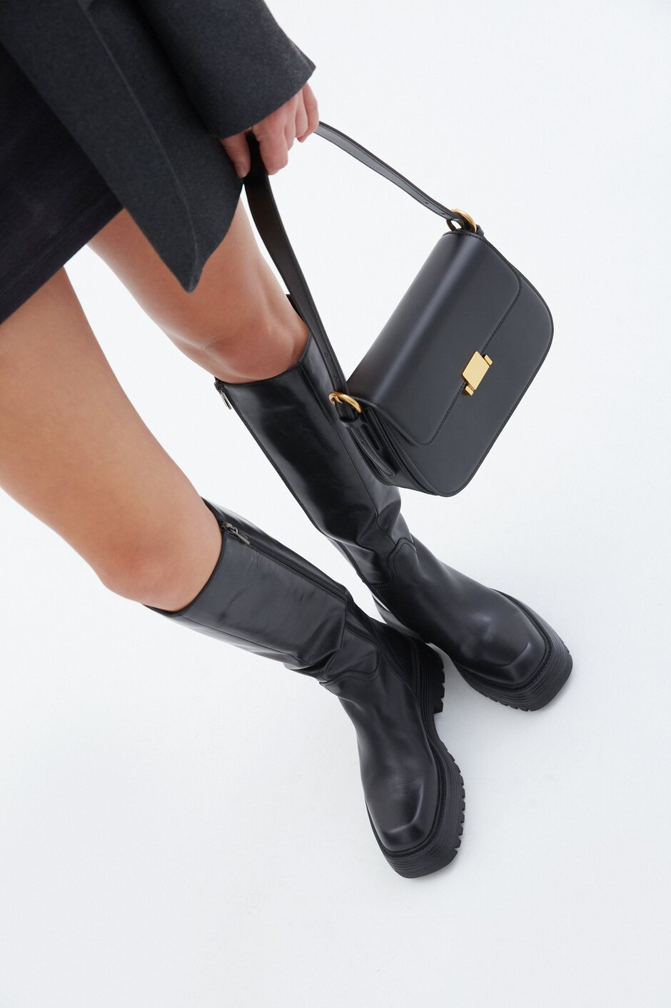 Women's Black Leather Knee-High Wide-Calf Boots Estro ER00112111