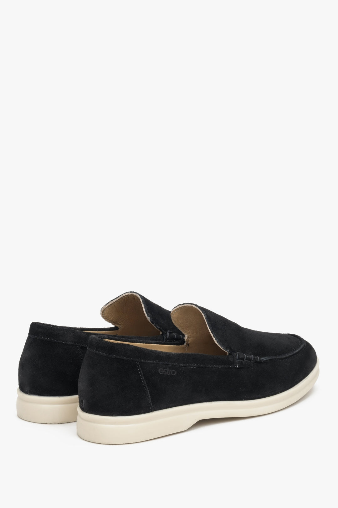 Women's loafers in black velour - presentation of the back part of the footwear.