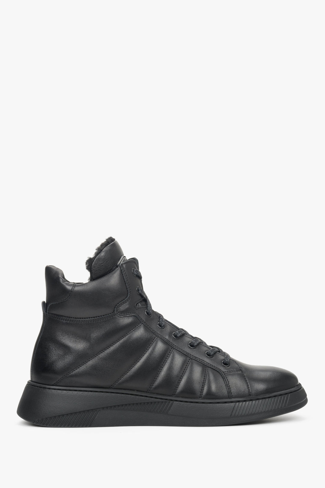 Men's black leather winter boots with laces by Estro - shoe profile.