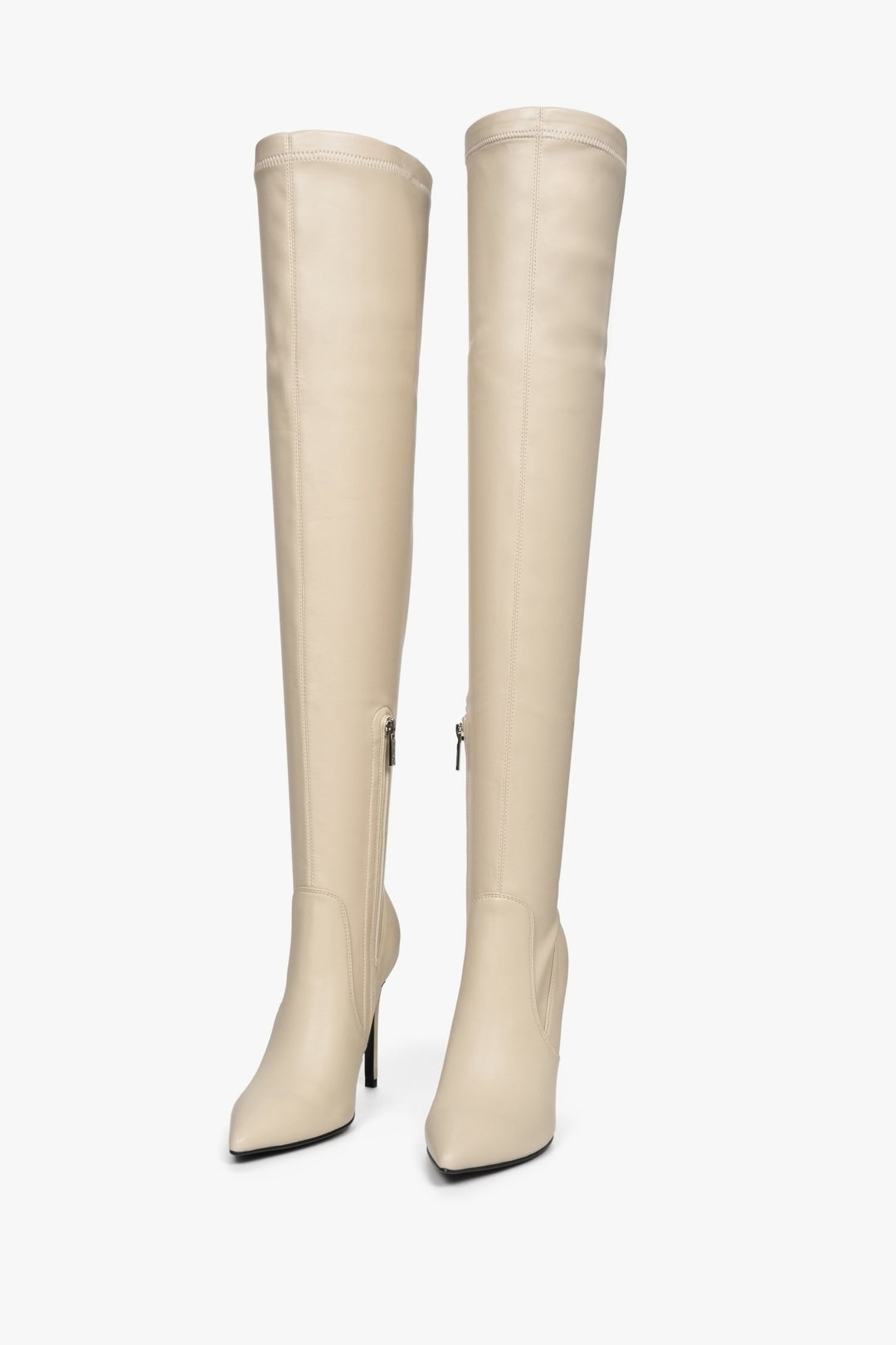 Estro women's boots in beige with a high, elastic shaft - the front of the shoes.