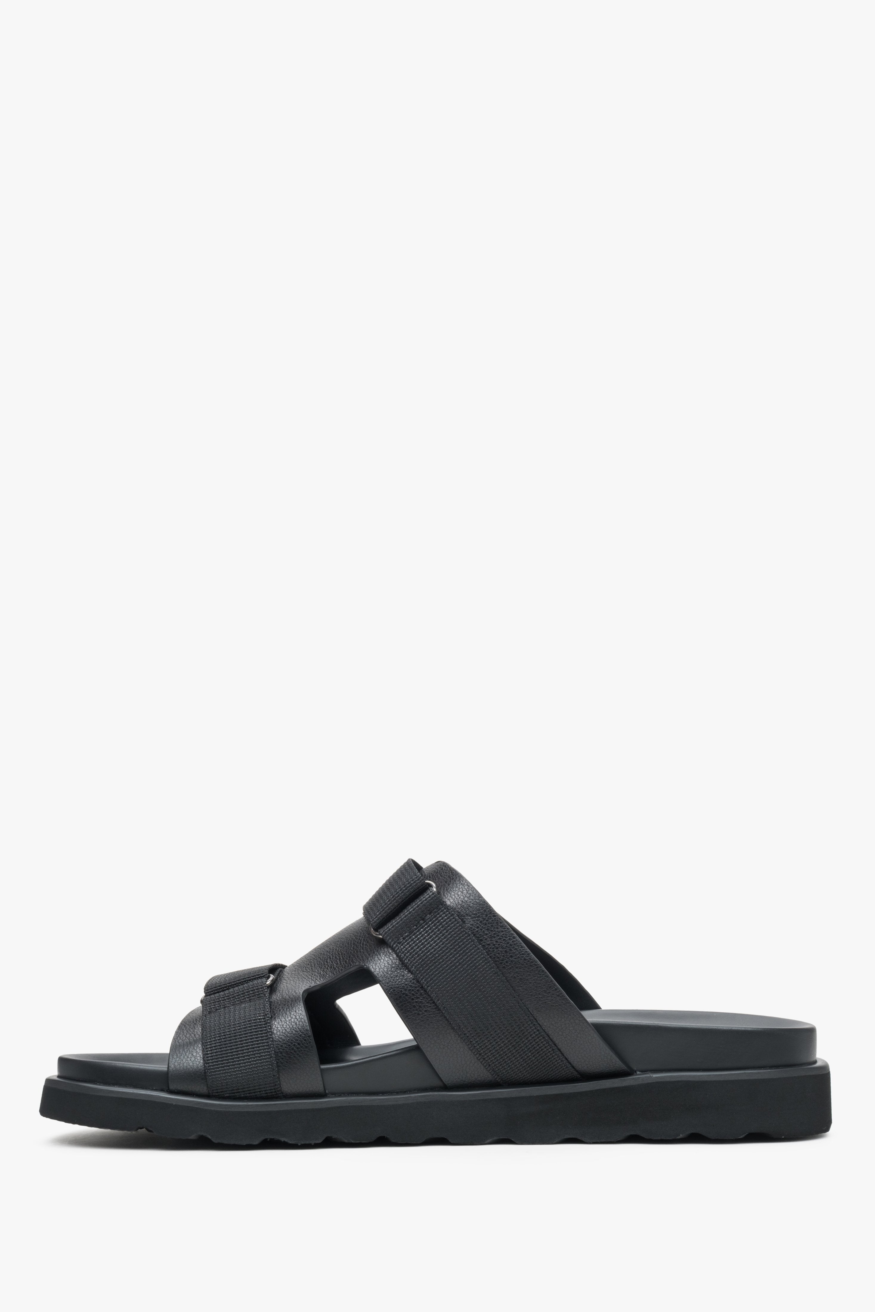 Leather, men's black flip-flops with a flexible sole by Estro - shoe profile.