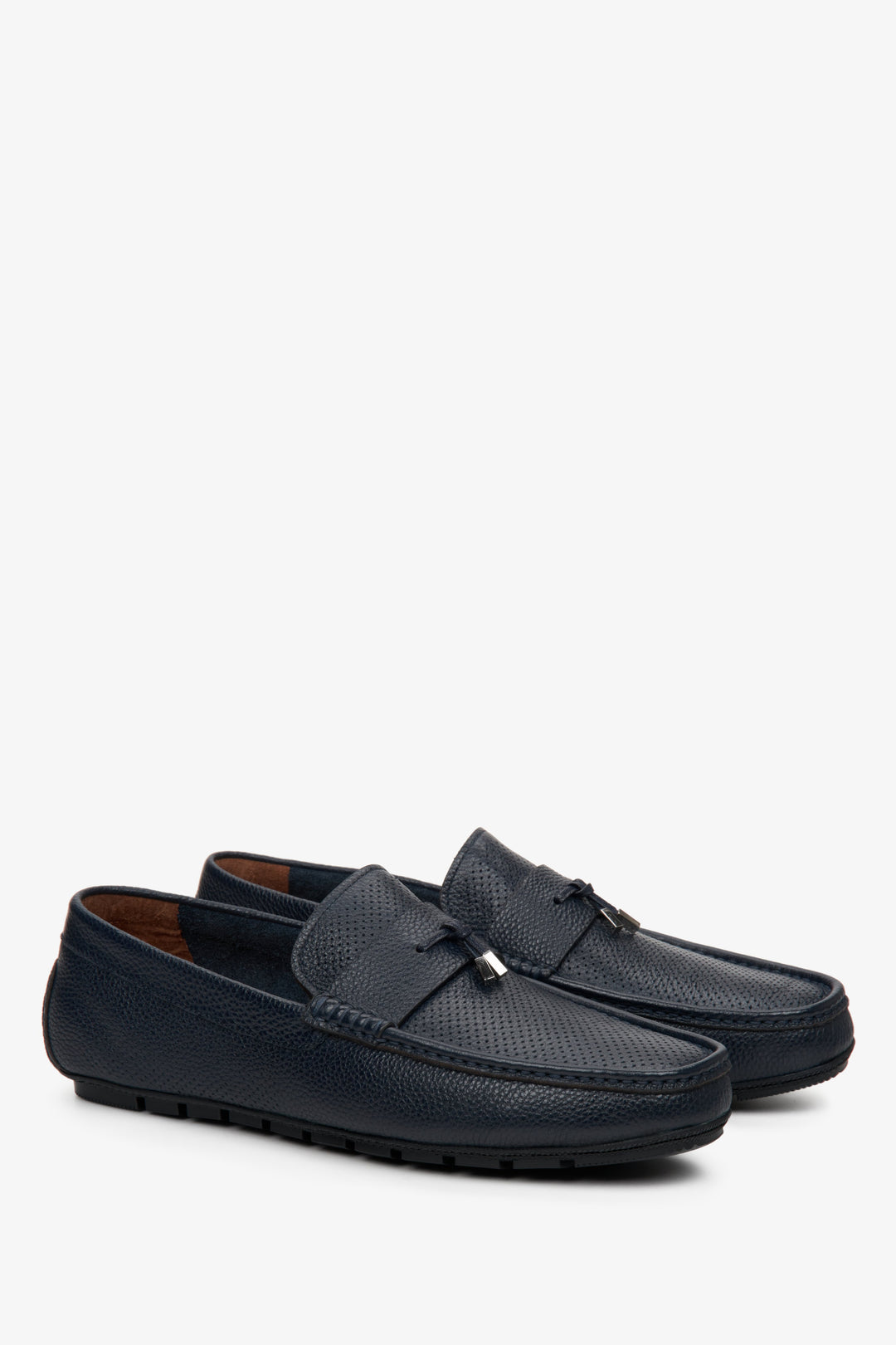 Estro men's navy blue leather loafers - presentation of the toe and side seam of the shoe.