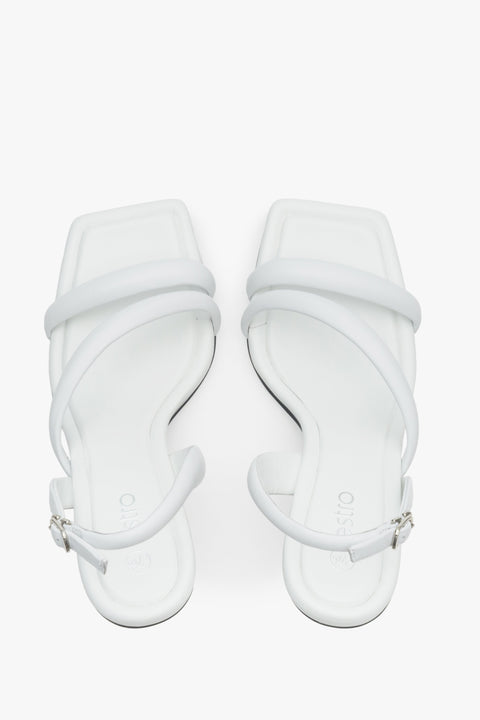 Women's soft-strap heeled sandals in white, Estro brand - presentation from above.
