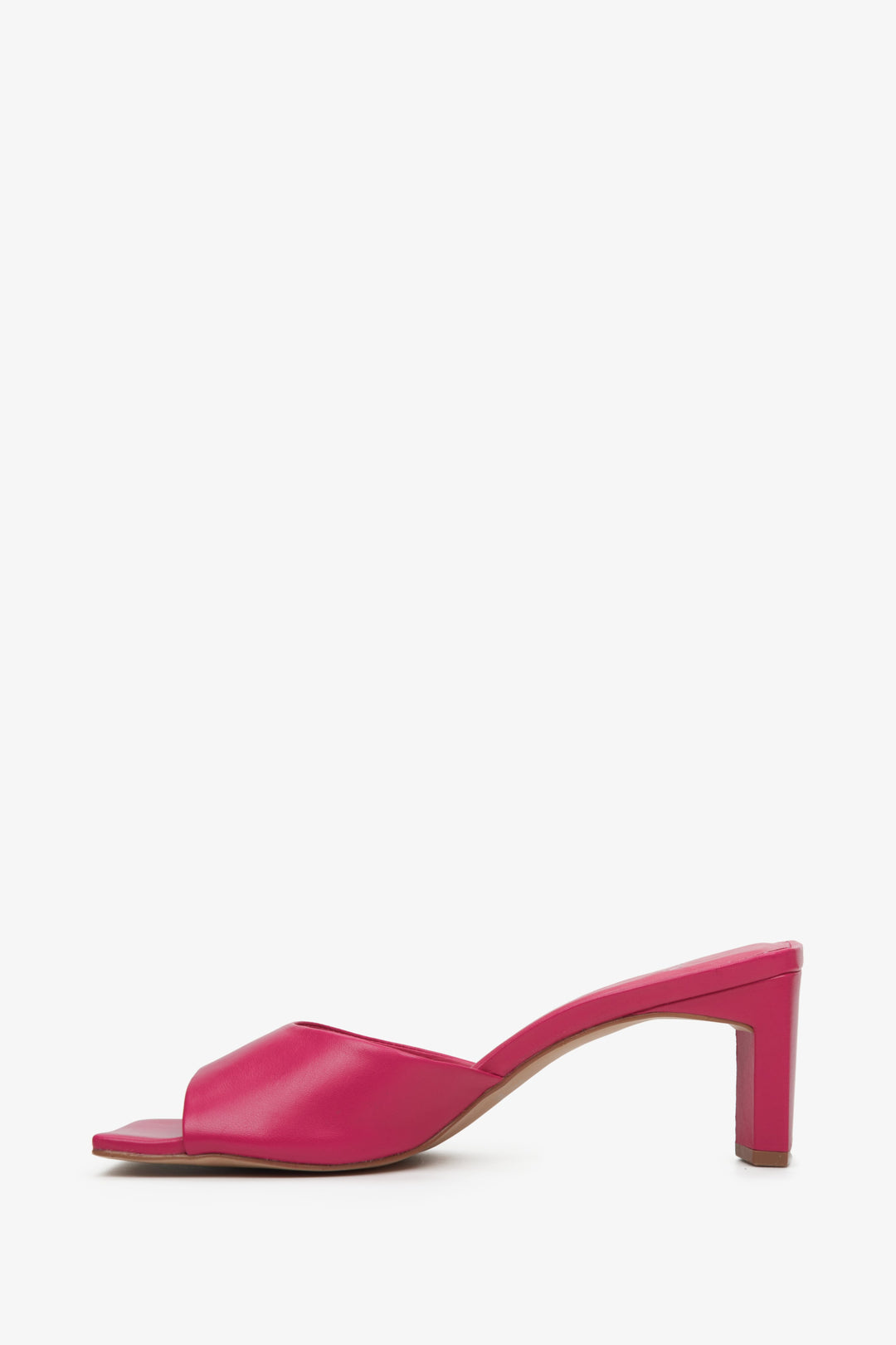 Women's elegant pink mules made of Italian genuine leather by Estro - shoe profile.