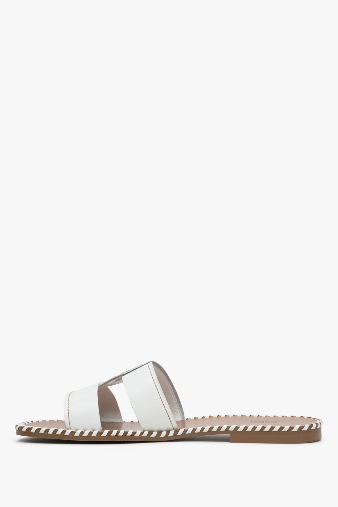 Women's white slide sandals made of genuine leather Estro - shoe profile.