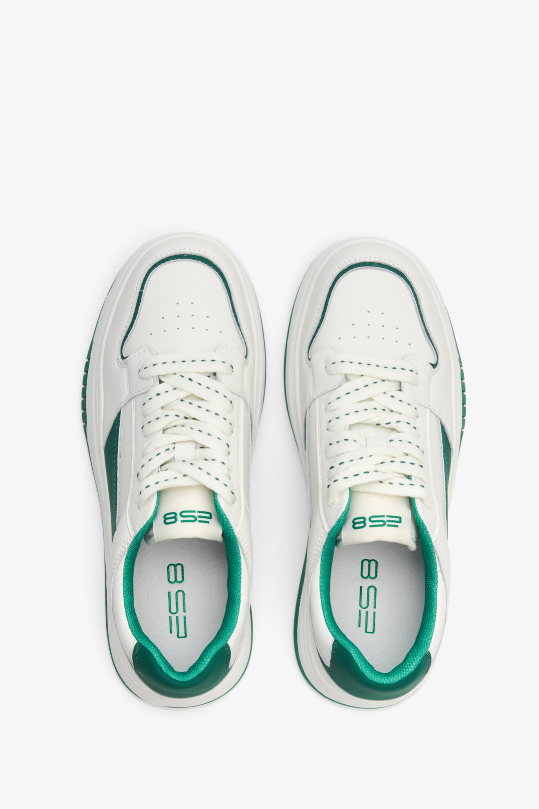 Women's white and green leather sneakers ES8 - presentation of the footwear from above.