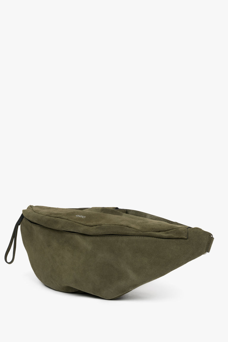 Estro – men's fanny pack made of dark green natural velour.