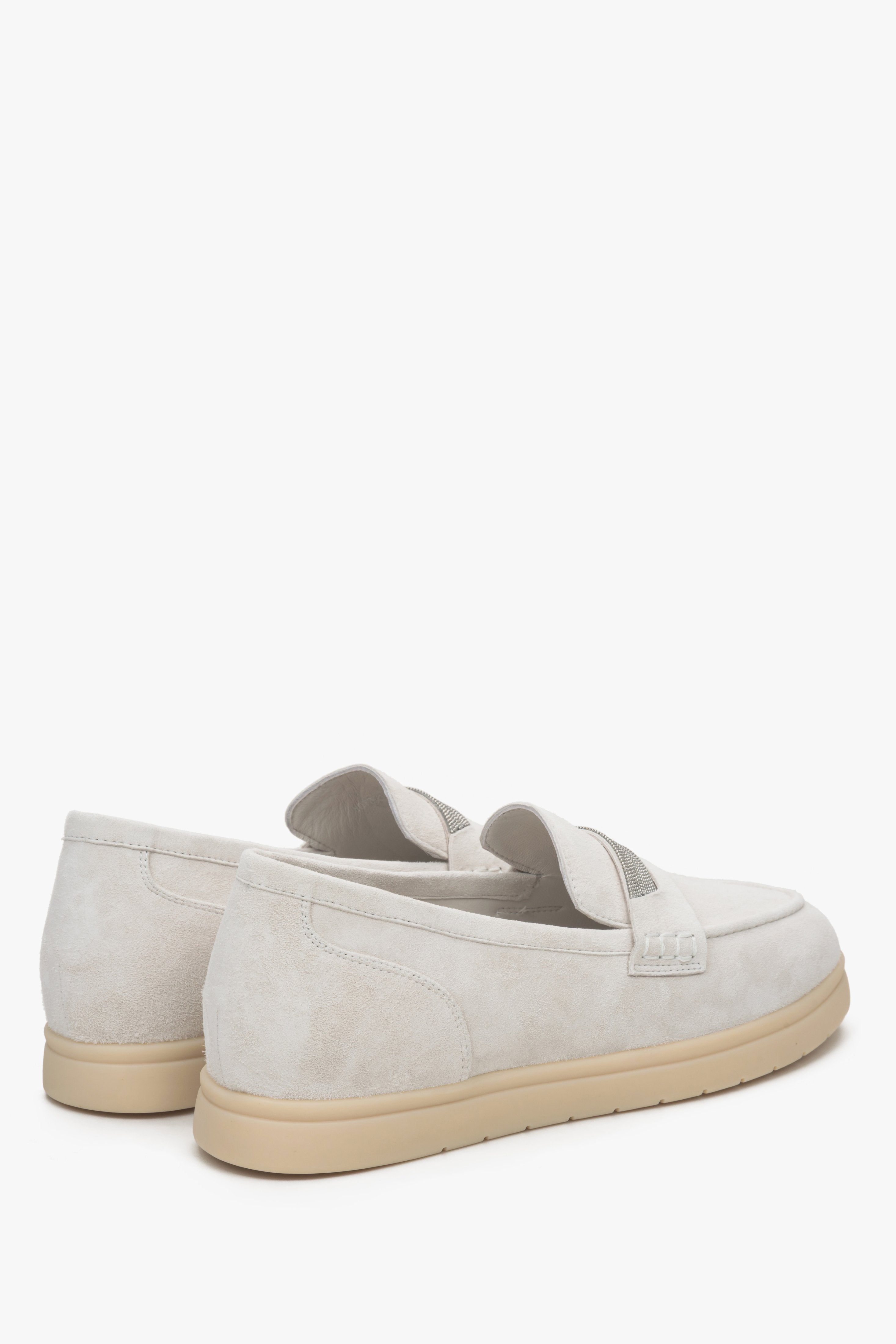 Women's light beige velour moccasins by Estro - close-up on the heel.