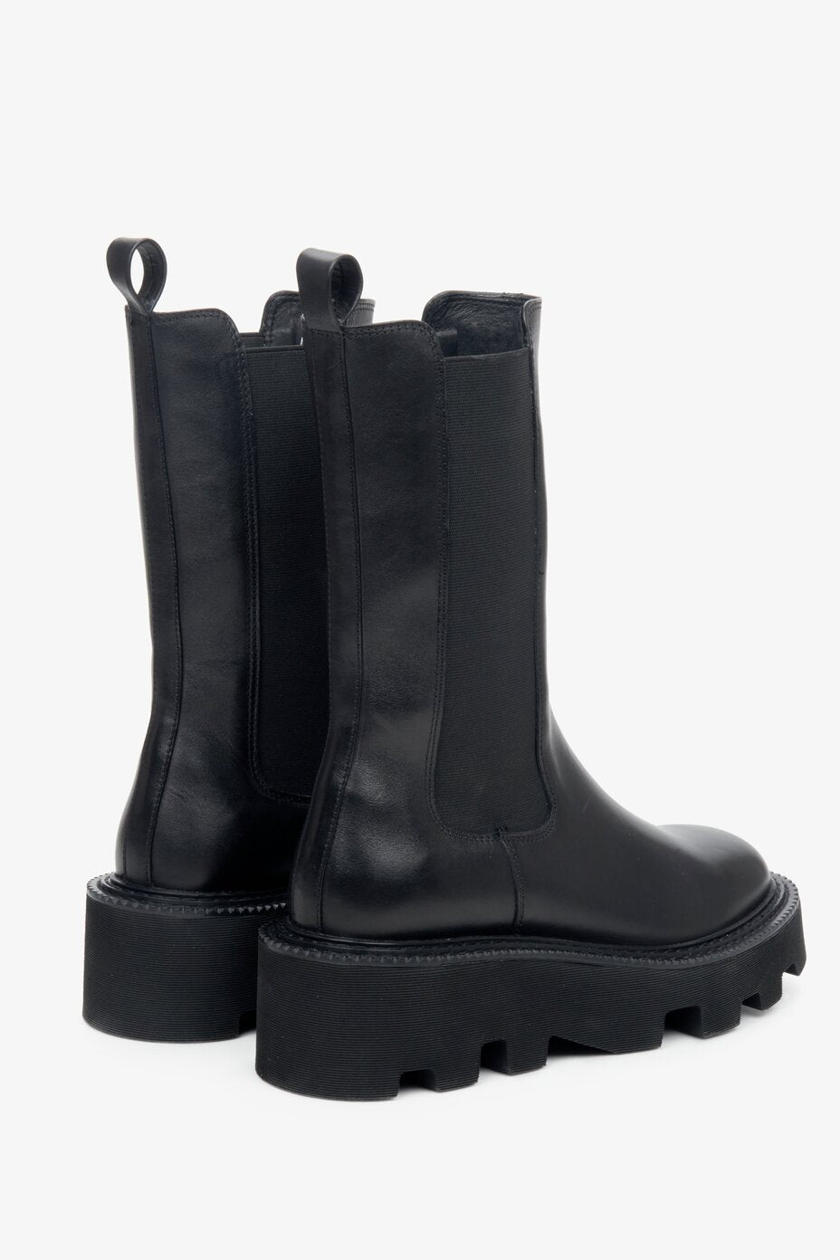 Women's ankle boots with a stretchy shaft for fall by Estro - black color.