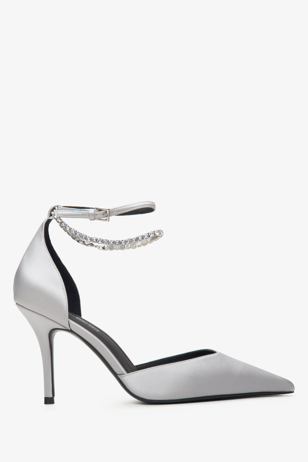 Stylish women's grey pumps by Estro x MustHave - shoe profile.