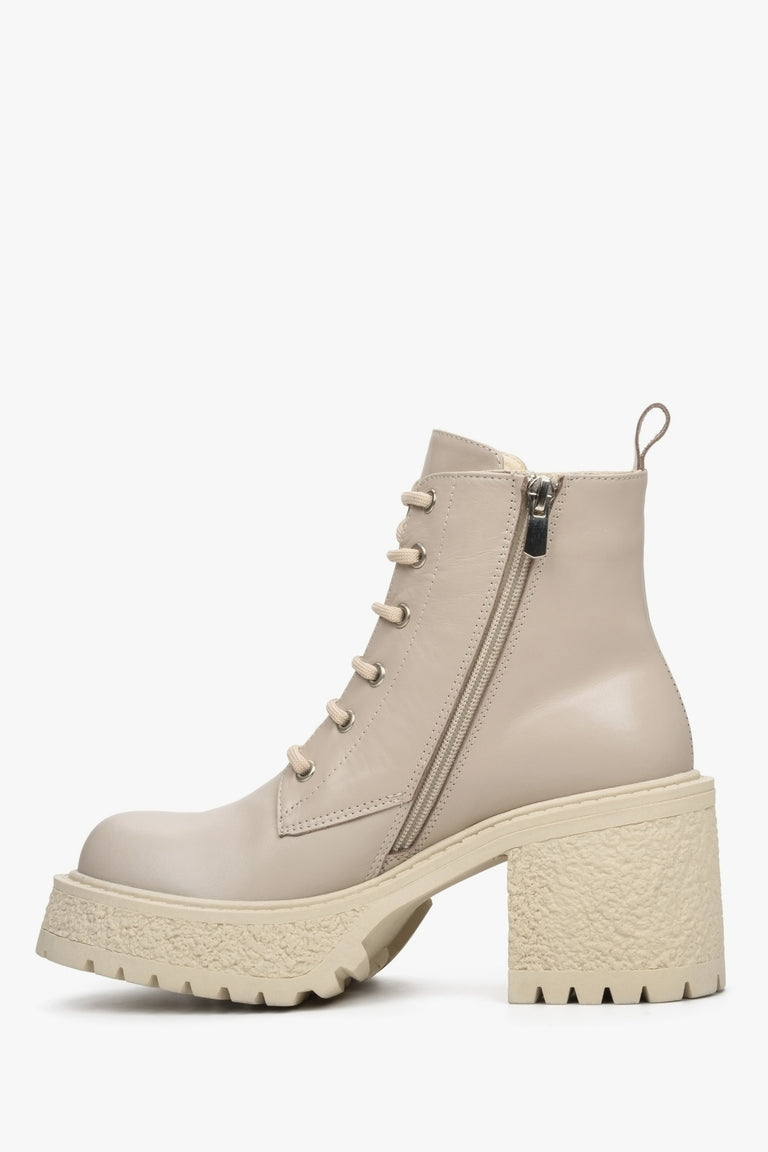 Beige leather Estro women's ankle boots with a heel - profile.