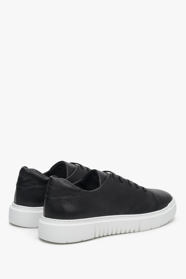 Estro men's black sneakers made of genuine leather with laces - profile view of the shoe.