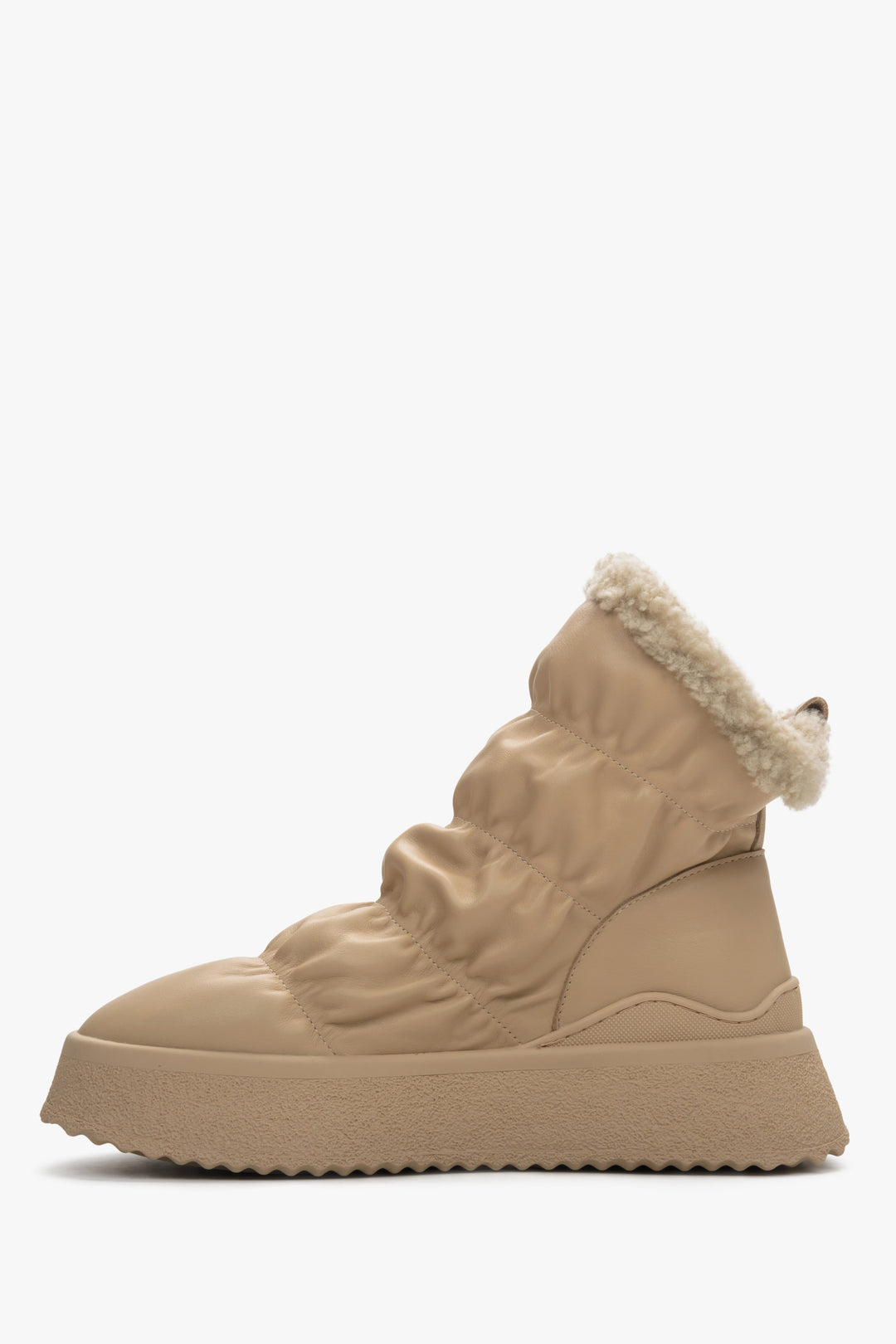 Women's beige snow boots with fur lining Estro - shoe profile.