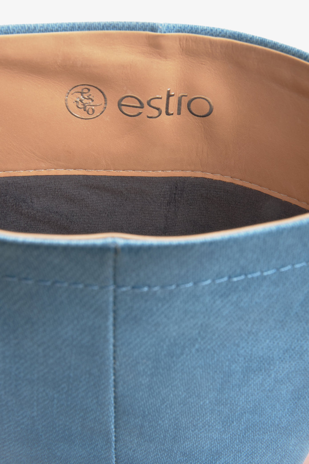 Estro women's boots in blue with a wide shaft - close-up on detail.