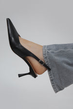 Women's Black Leather Slingback Pumps Estro ER00115115.