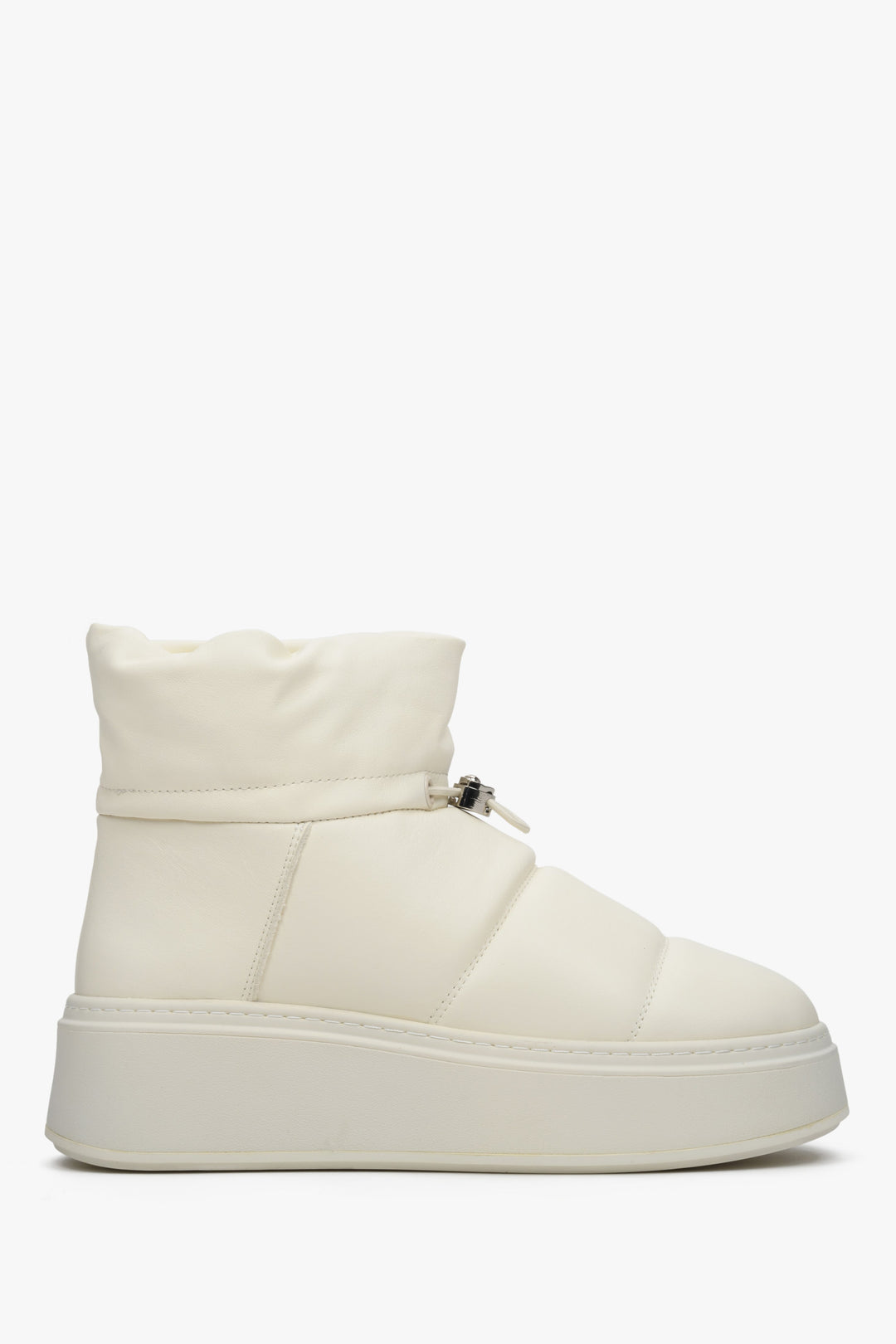 Women's White Snow Boots with a Turnbuckle Estro ER00112432.