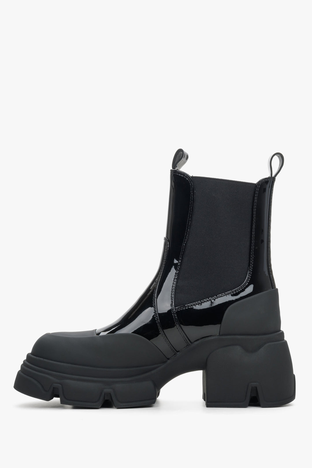 Women's black Chelsea boots by Estro made of patent natural leather - shoe profile.