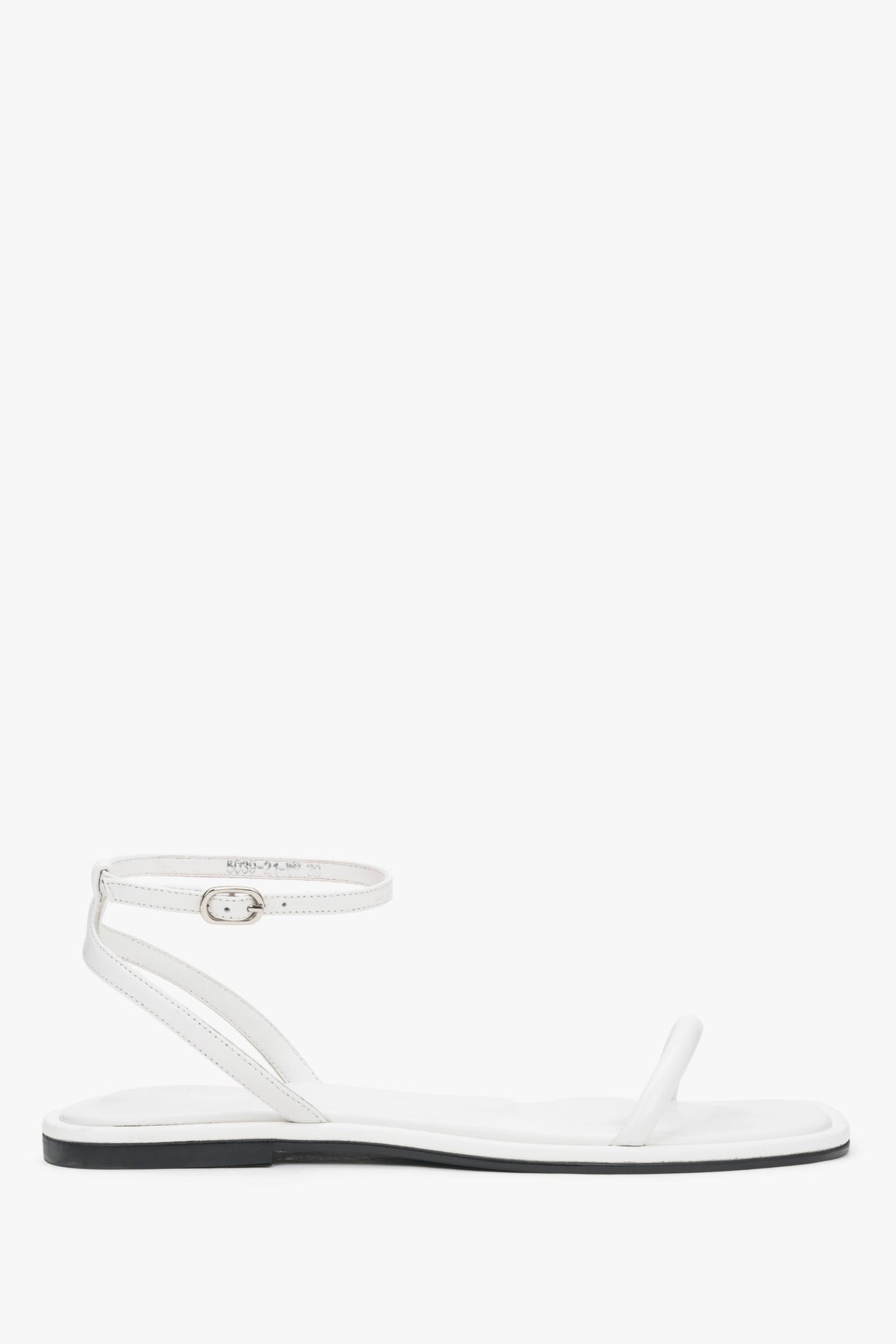 White Leather Women’s Flat Sandals Estro ER00119694.