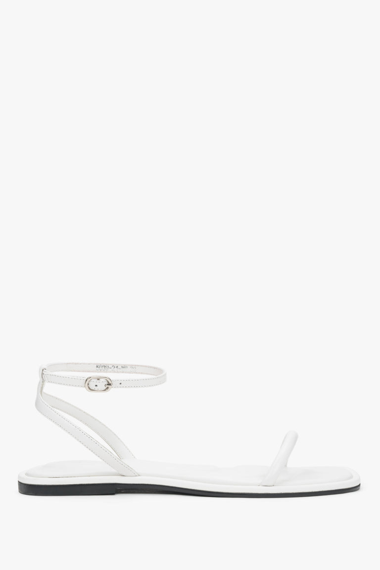 White Leather Women’s Flat Sandals Estro ER00119694.