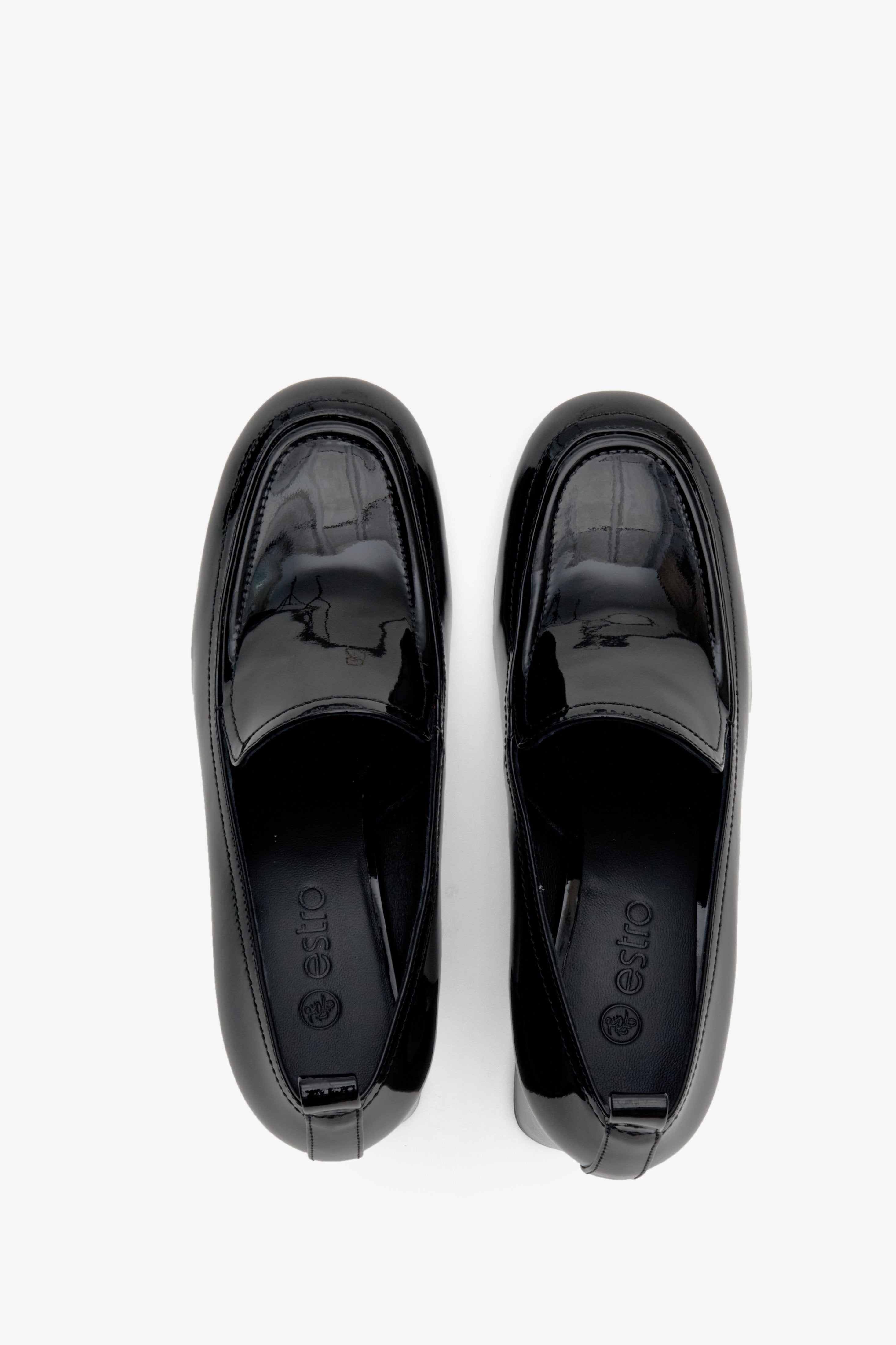 Women's stylish loafers in black with sleeker finish Estro - presentation from above.