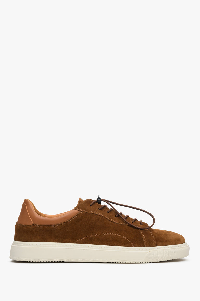 Brown velour men's fall sneakers by Estro.