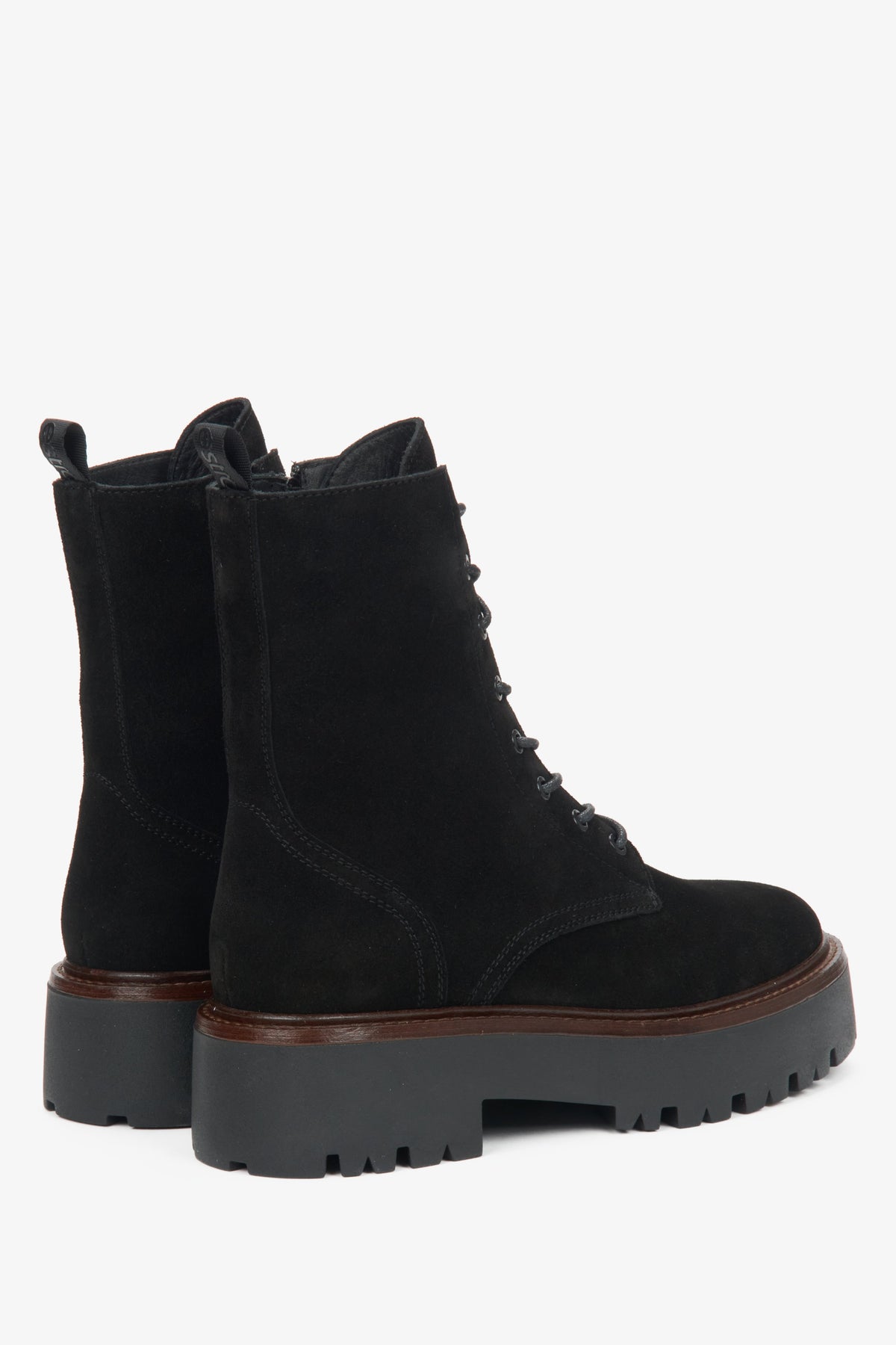 Women's black ankle boots by Estro - close-up of the heel counter.