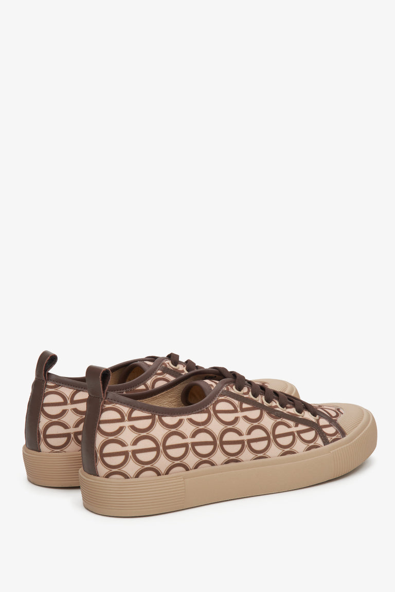 Estro brown and beige women's low-top sneakers.