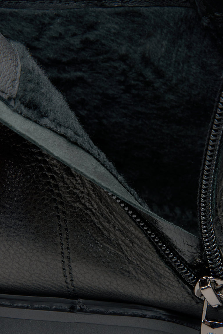 Men's black leather boots by Estro - close-up on the interior design.