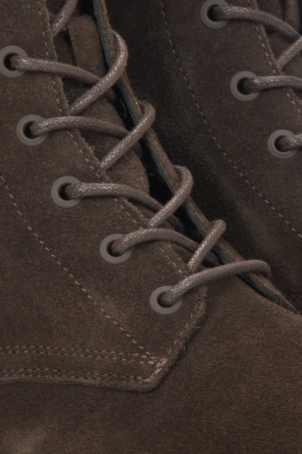 Dark brown velour women's ankle boots Estro - close-up of the details.