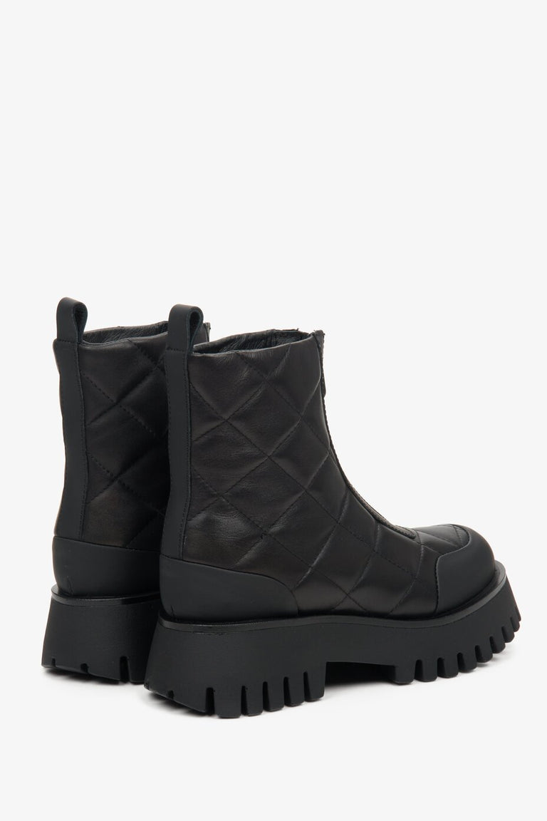 Women's Black Leather Quilted Boots for Winter Estro ER00112218