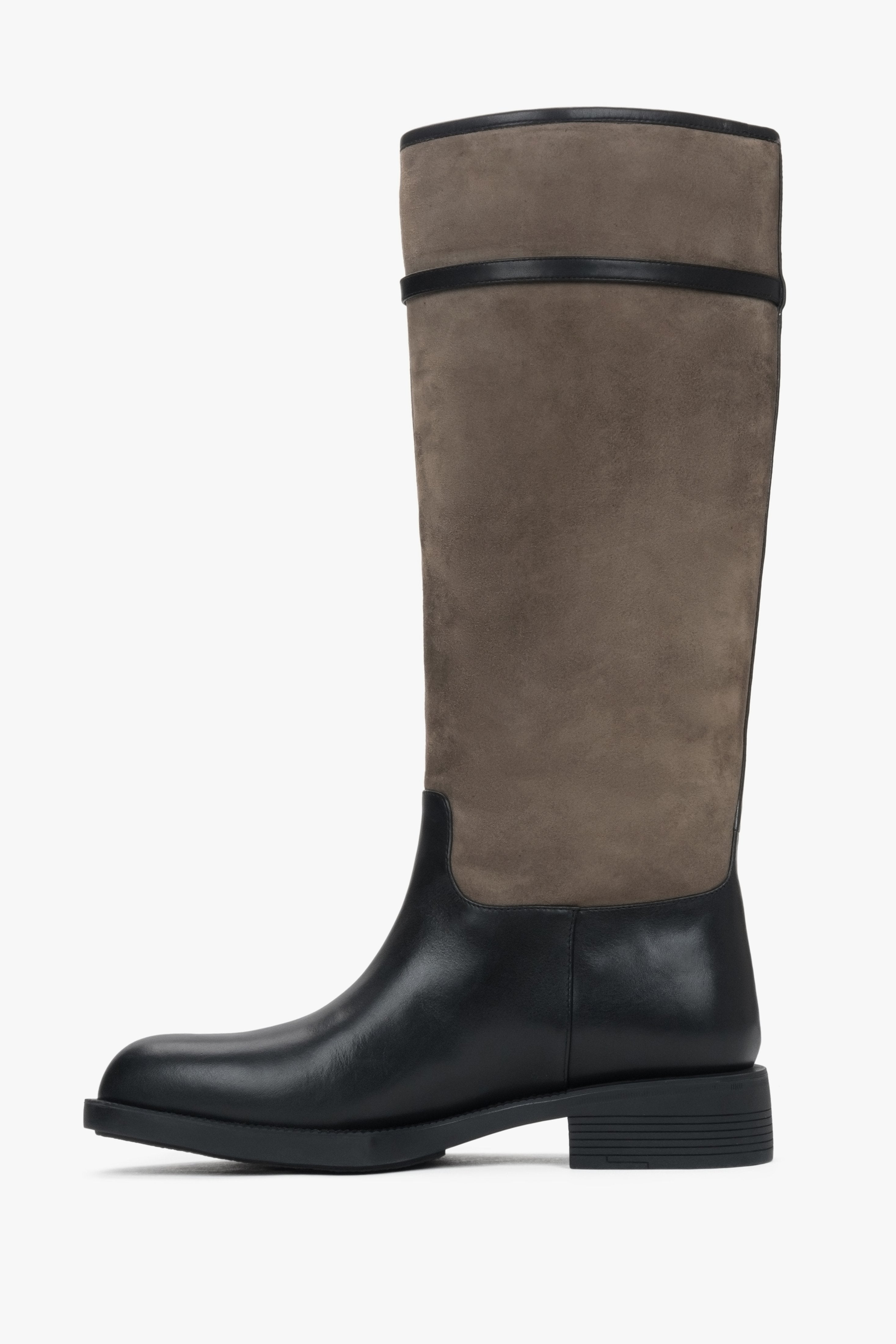 Women's boots in an elegant beige and black color, crafted from natural leather and velour, by Estro.