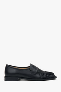 Women's Black Leather Loafers with Decorative Gathering Estro ER00117193.