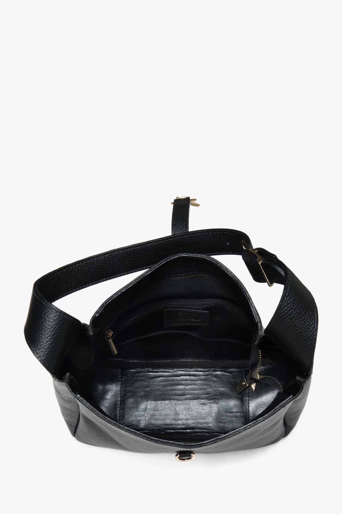 Stylish black shopper bag made of genuine leather.