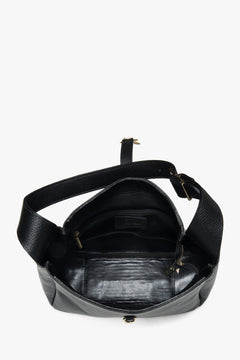 Stylish black shopper bag made of genuine leather.