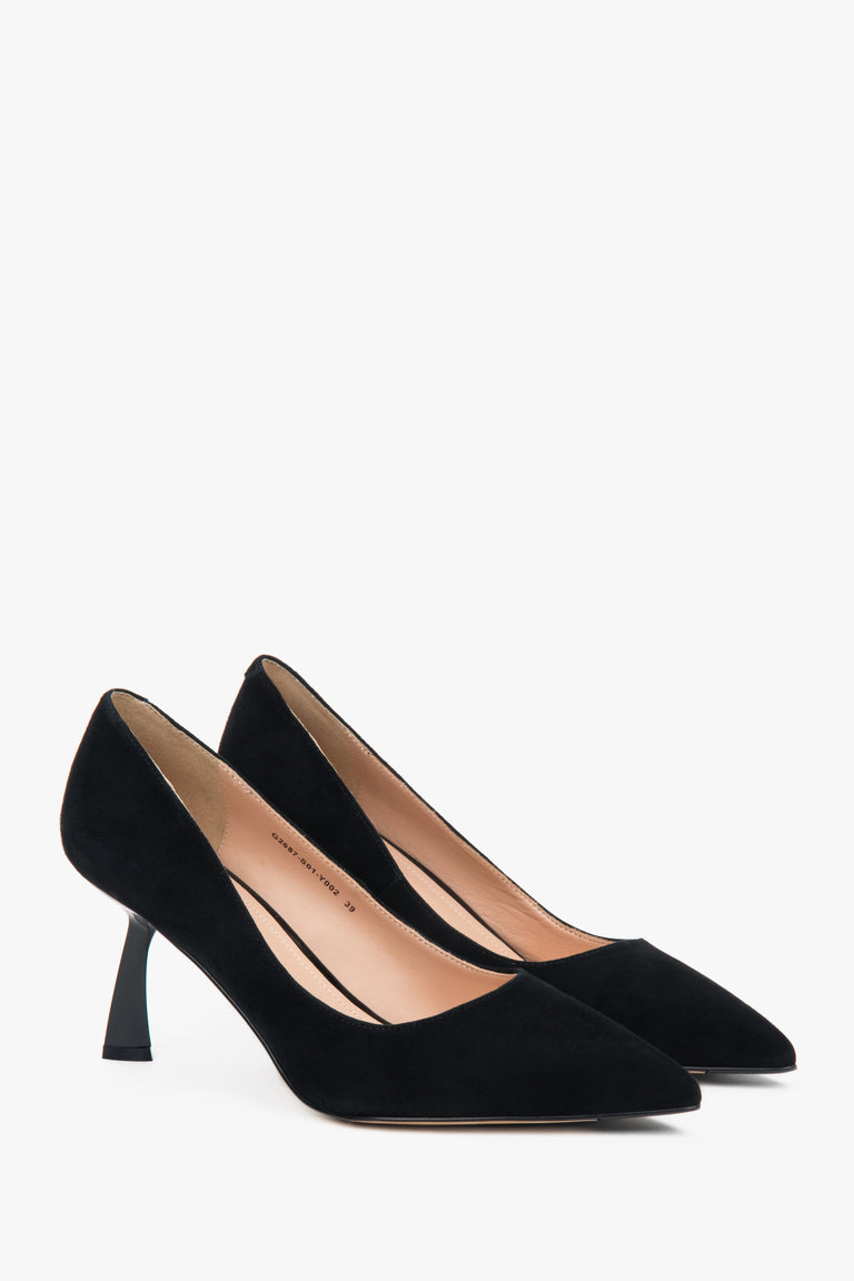 Elegant black women's stilettos by Estro, crafted from luxurious natural velour, featuring a refined pointed toe.