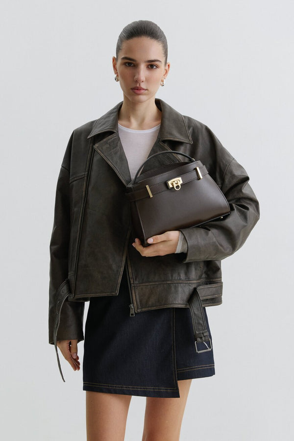 Women's Dark Brown Satchel Handbag made of Premium Italian Genuine Leather Estro ER00116745.