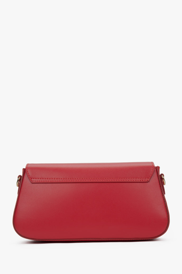 Handy women's shoulder bag made of red Italian leather.