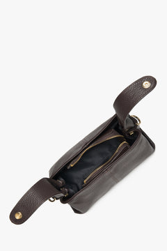 Leather women's dark brown handbag by Estro - close-up of the interior.