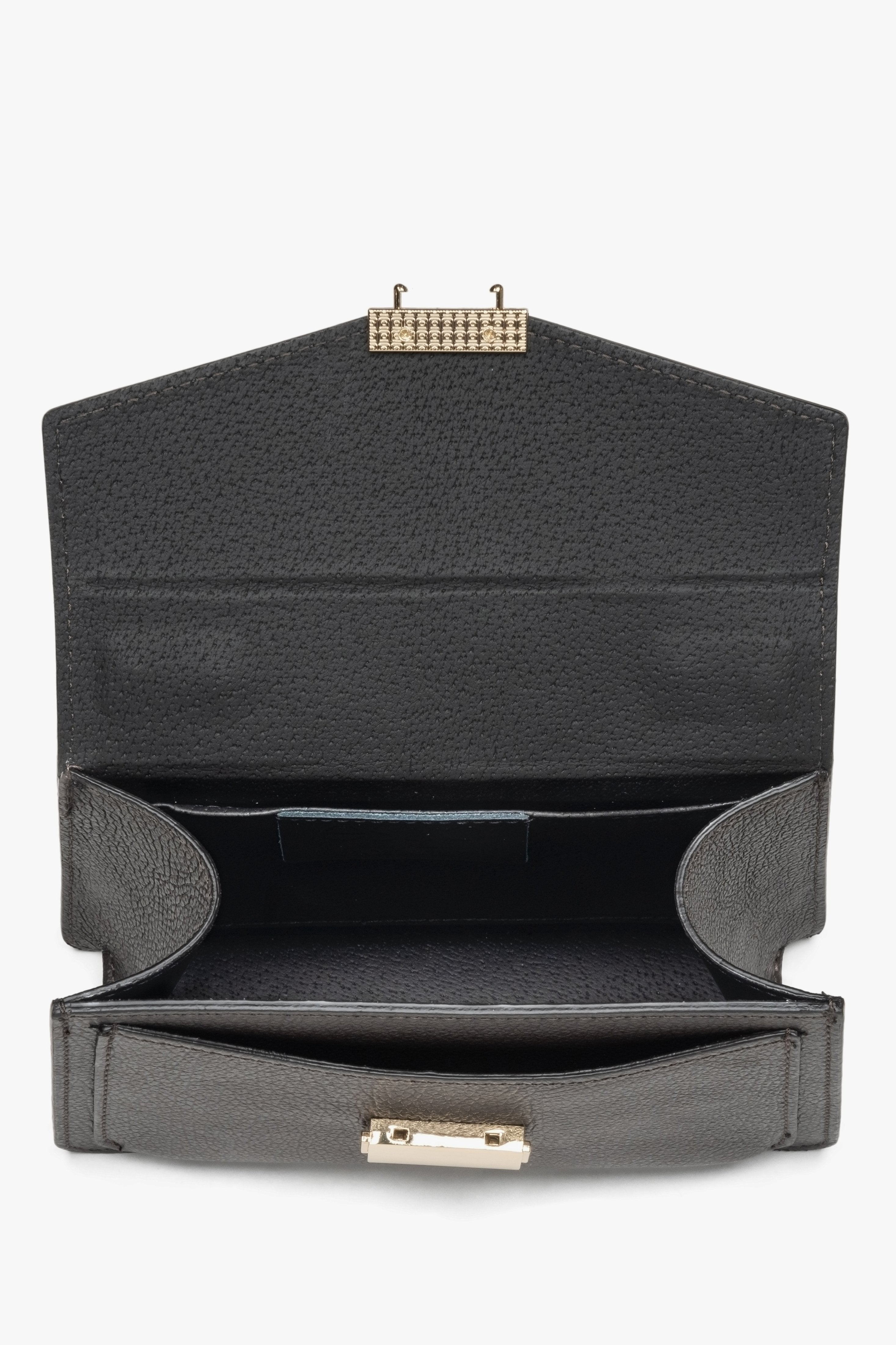Women's small dark brown handbag made of premium Italian genuine leather by Estro - interior.