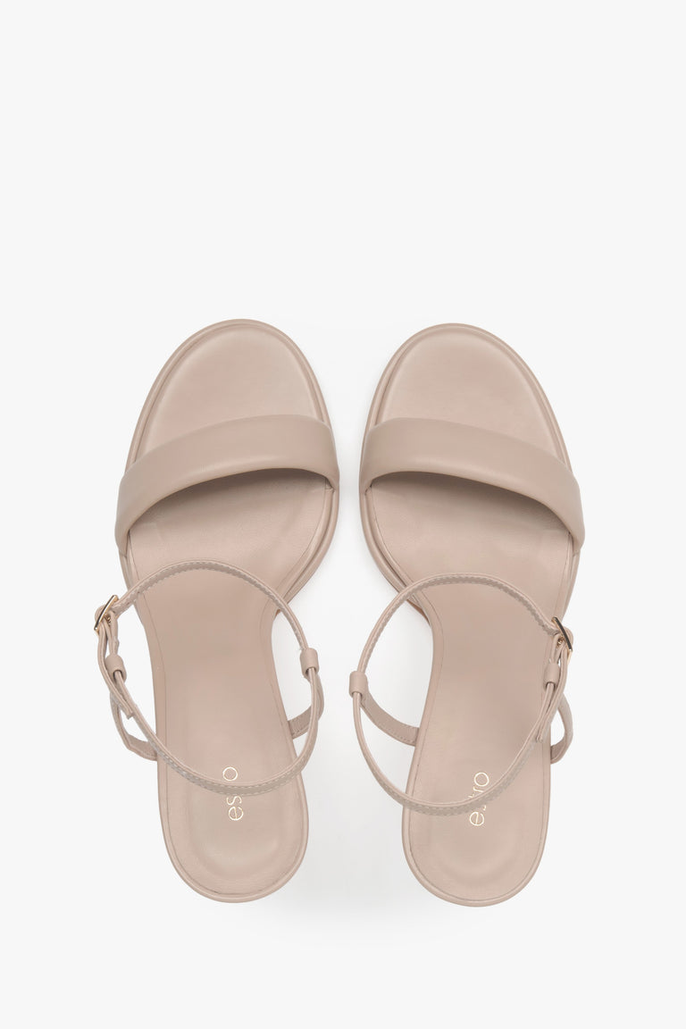 Comfortable beige women's sandals by Estro made of natural leather – top view presentation.